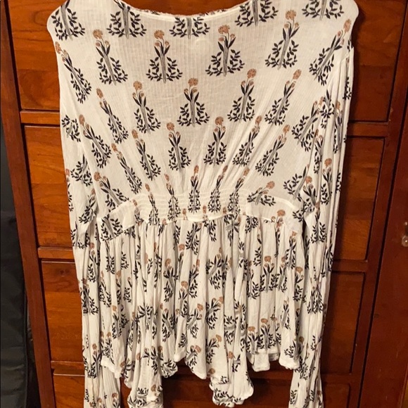 Free people flowy long sleeve top - Picture 5 of 5